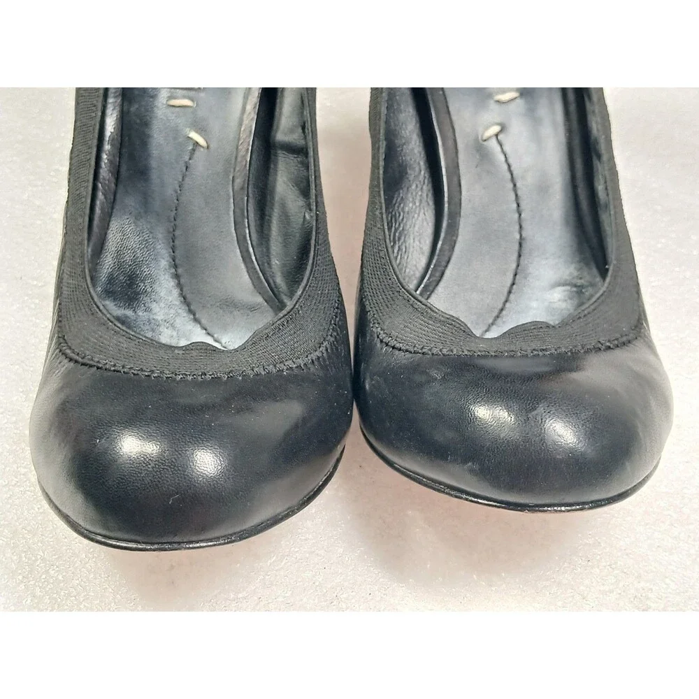 BCBGMAXAZRIA Black Leather High Heels – Size 8 Classic Pumps
